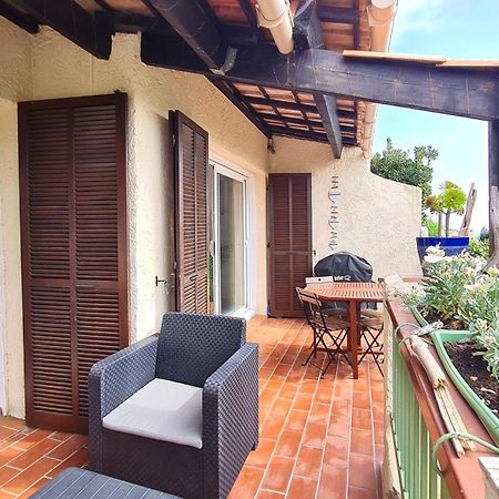 Bel Appartement Renove, Avec Terrasse Et Piscine La Croix-Valmer Exterior photo
