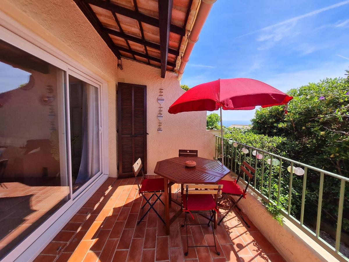 Bel Appartement Renove, Avec Terrasse Et Piscine La Croix-Valmer Exterior photo