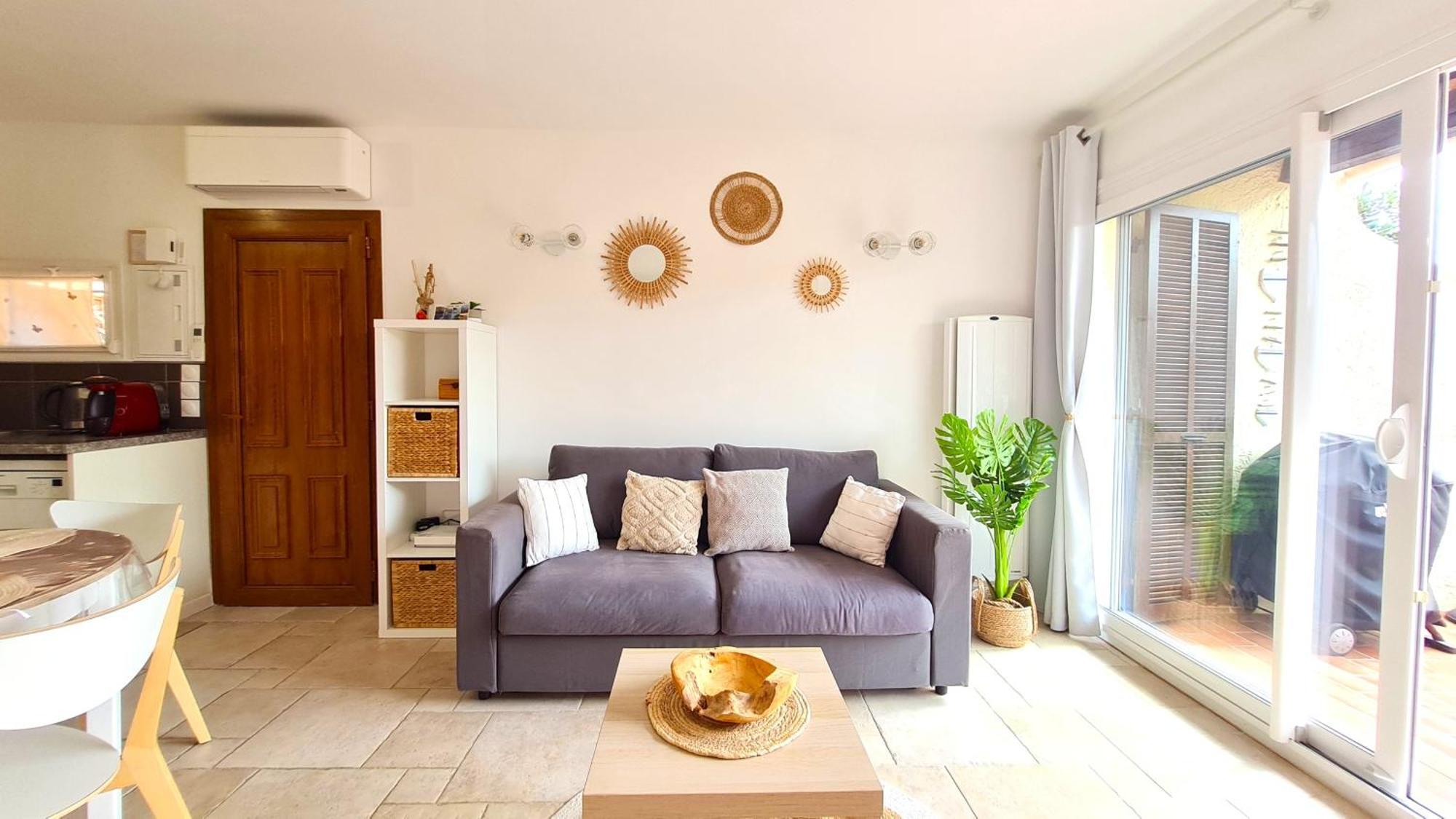 Bel Appartement Renove, Avec Terrasse Et Piscine La Croix-Valmer Exterior photo