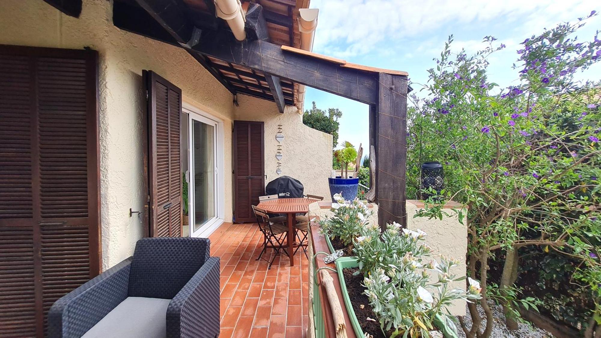 Bel Appartement Renove, Avec Terrasse Et Piscine La Croix-Valmer Exterior photo