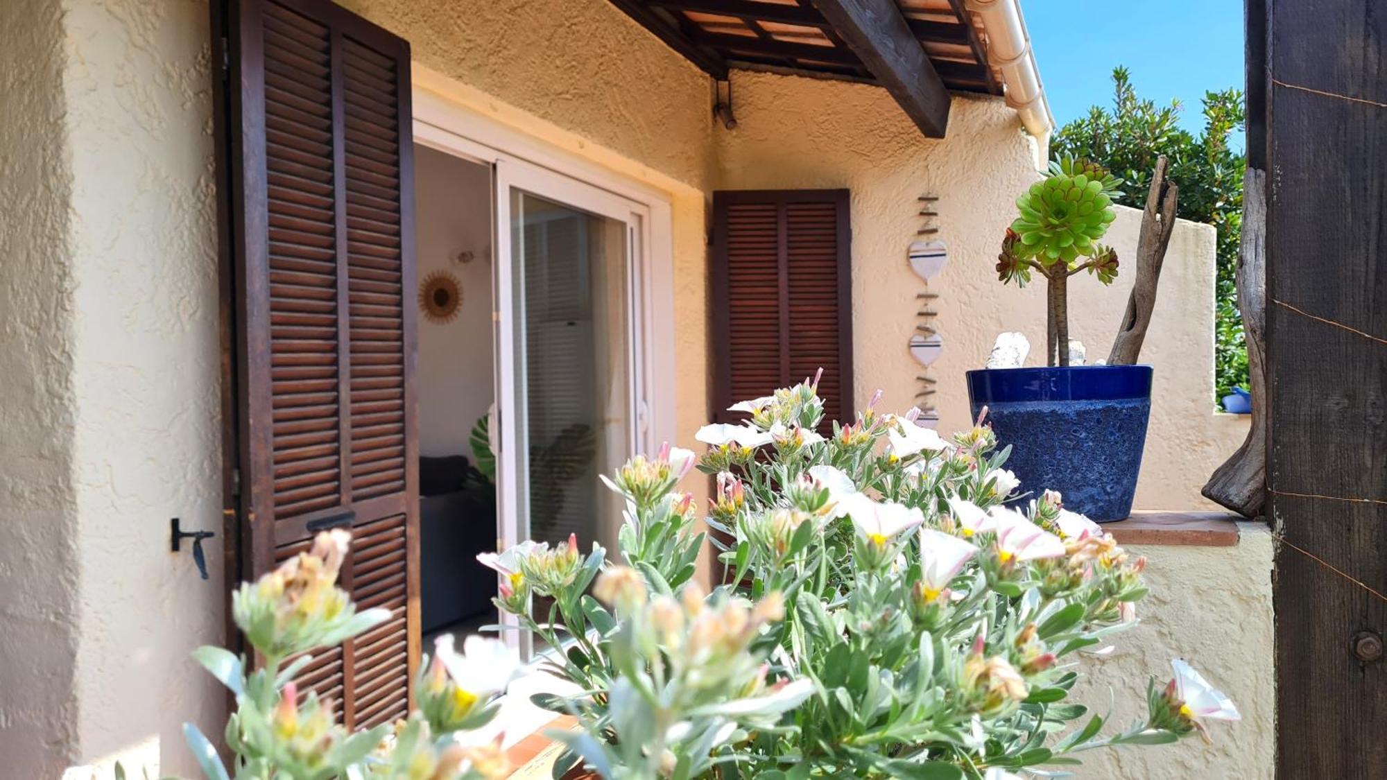 Bel Appartement Renove, Avec Terrasse Et Piscine La Croix-Valmer Exterior photo
